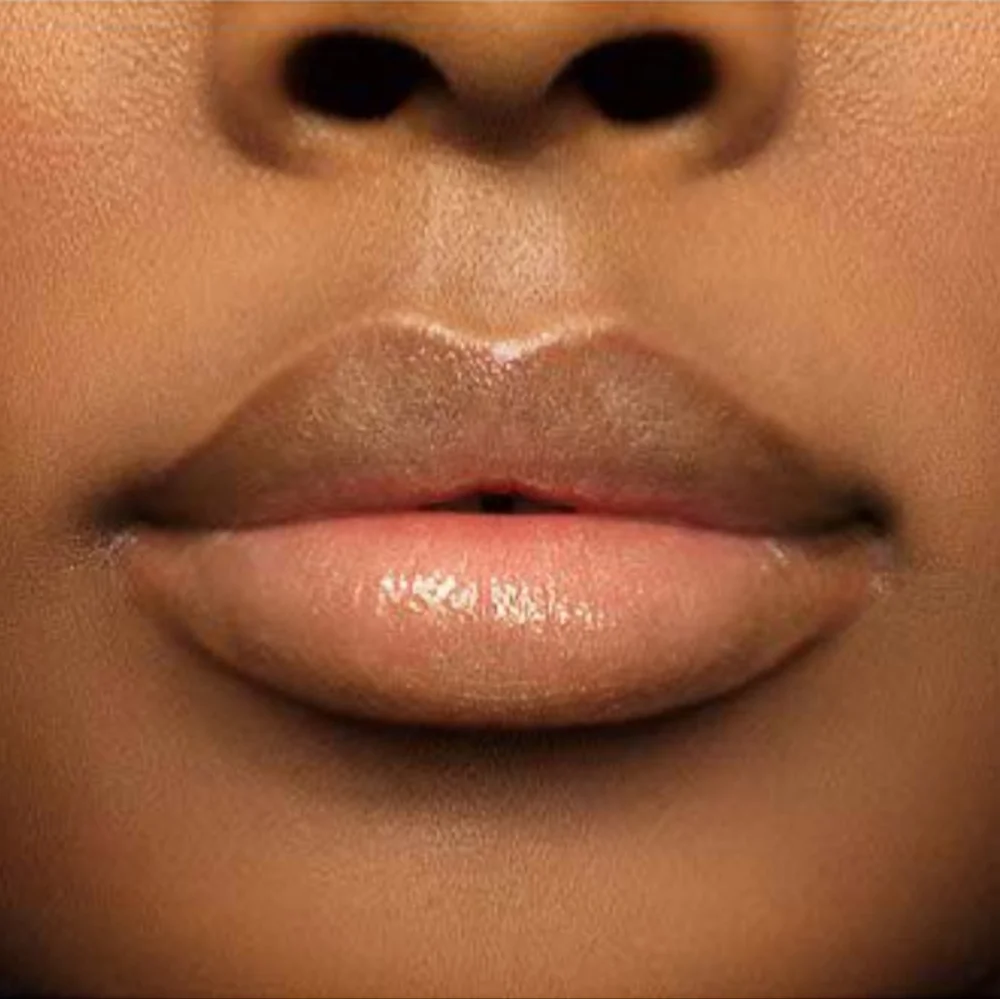 Stila Beauty Boss Lip Gloss Golden Parachute Shimmer Nude Gold BNWOB